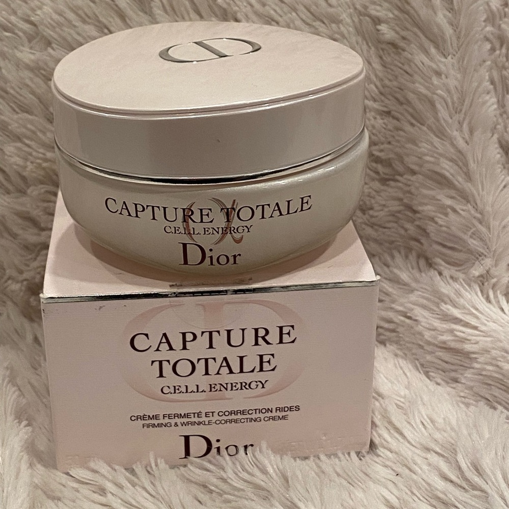 Christian Dior Capture Totale Firming and Wrinkle Correcting Cream - Picture 8 of 11